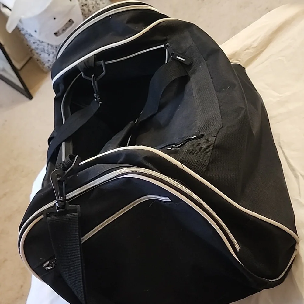 VINTAGE SOCCER FIFA WORLD CUP SOUTH AFRICA 2010 SOCCER DUFFLE BAG FUTBALL BAG